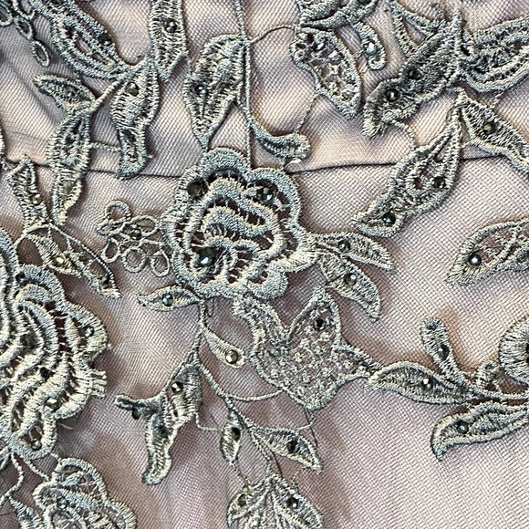 COPY - LA FEMME NWT Women's Pink/Grey Jewel Embellished Floral Lace Mesh A-Line… - Picture 10 of 13